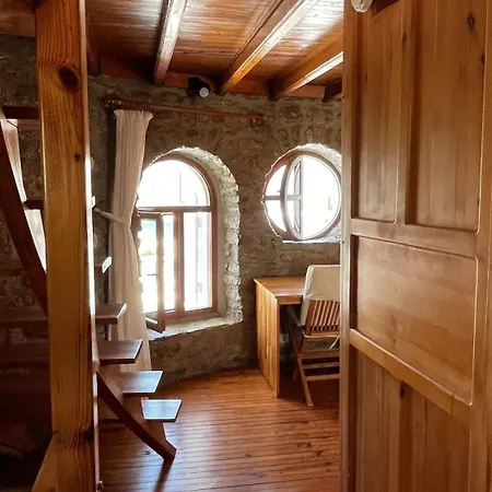 Light House Kule , Degirmen Deniz Manzarali Tas Villa *