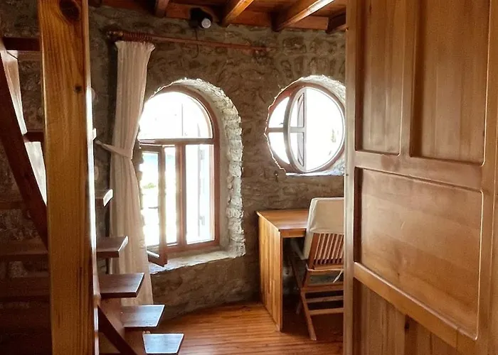 Light House Kule , Degirmen Deniz Manzarali Tas Vila *